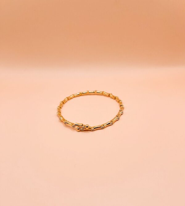 Bracelete Ajustável com Pedrinhas - Banho Dourado